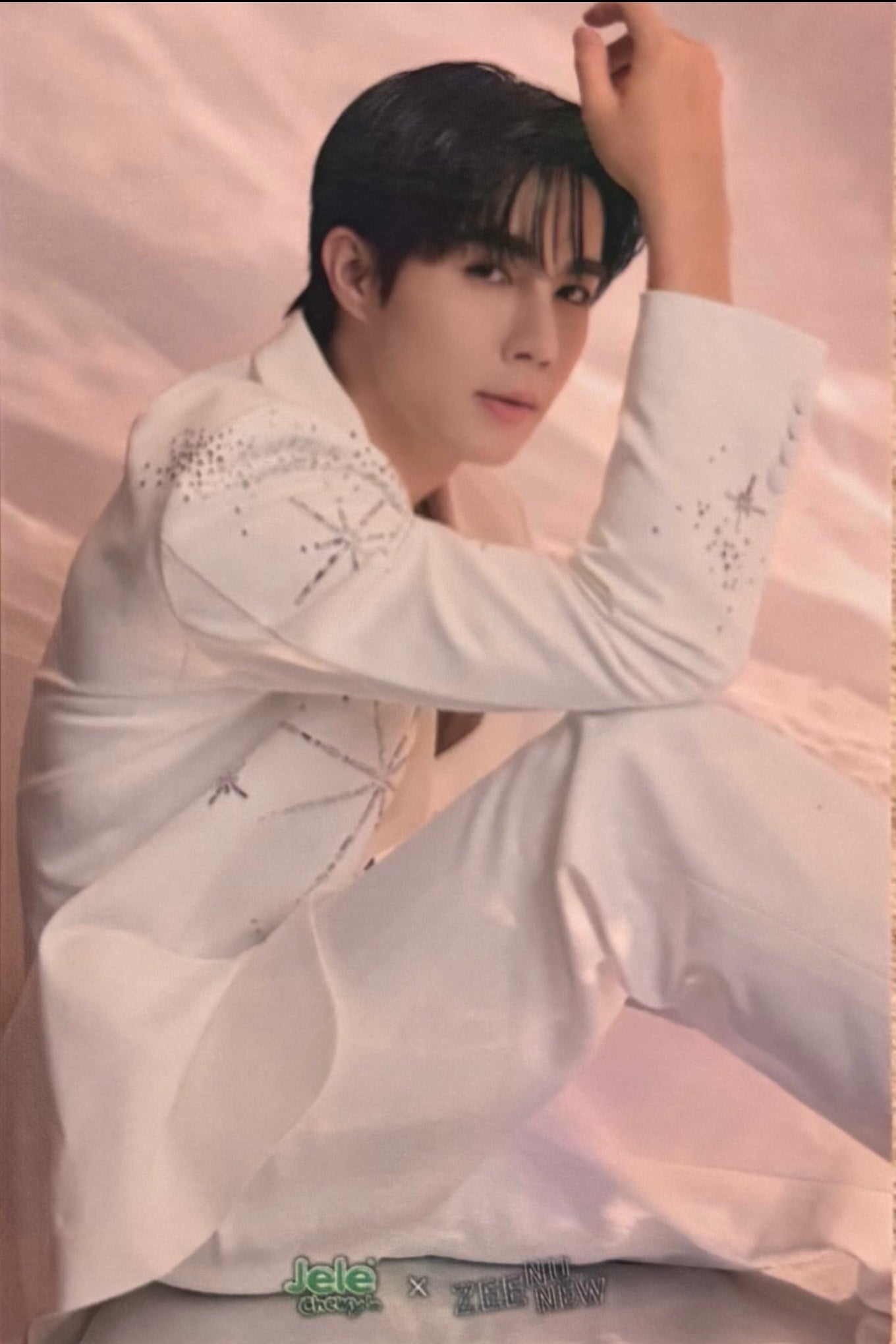 Zee Jele Crewy Photocard