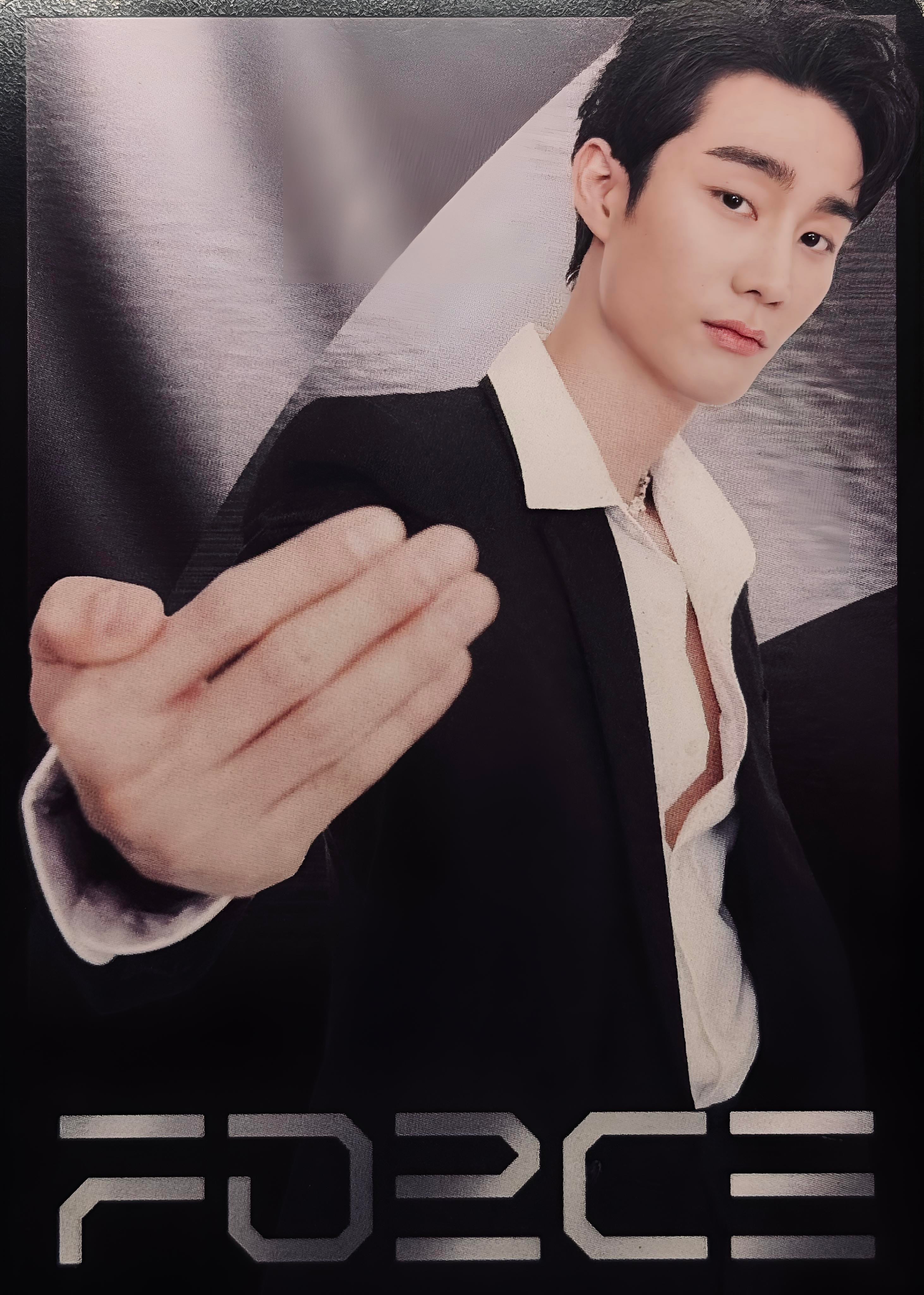 Force Black&White Photocard