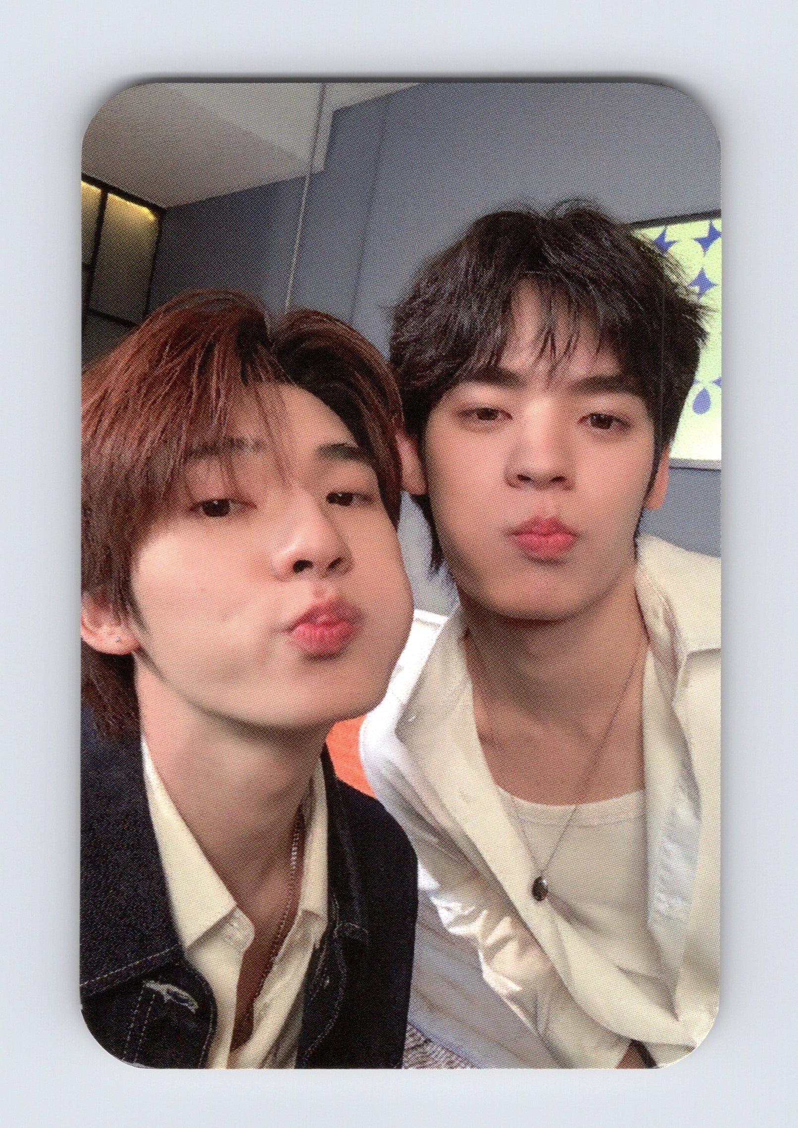 TeeteePor Friend Benefit Selfie Photocard