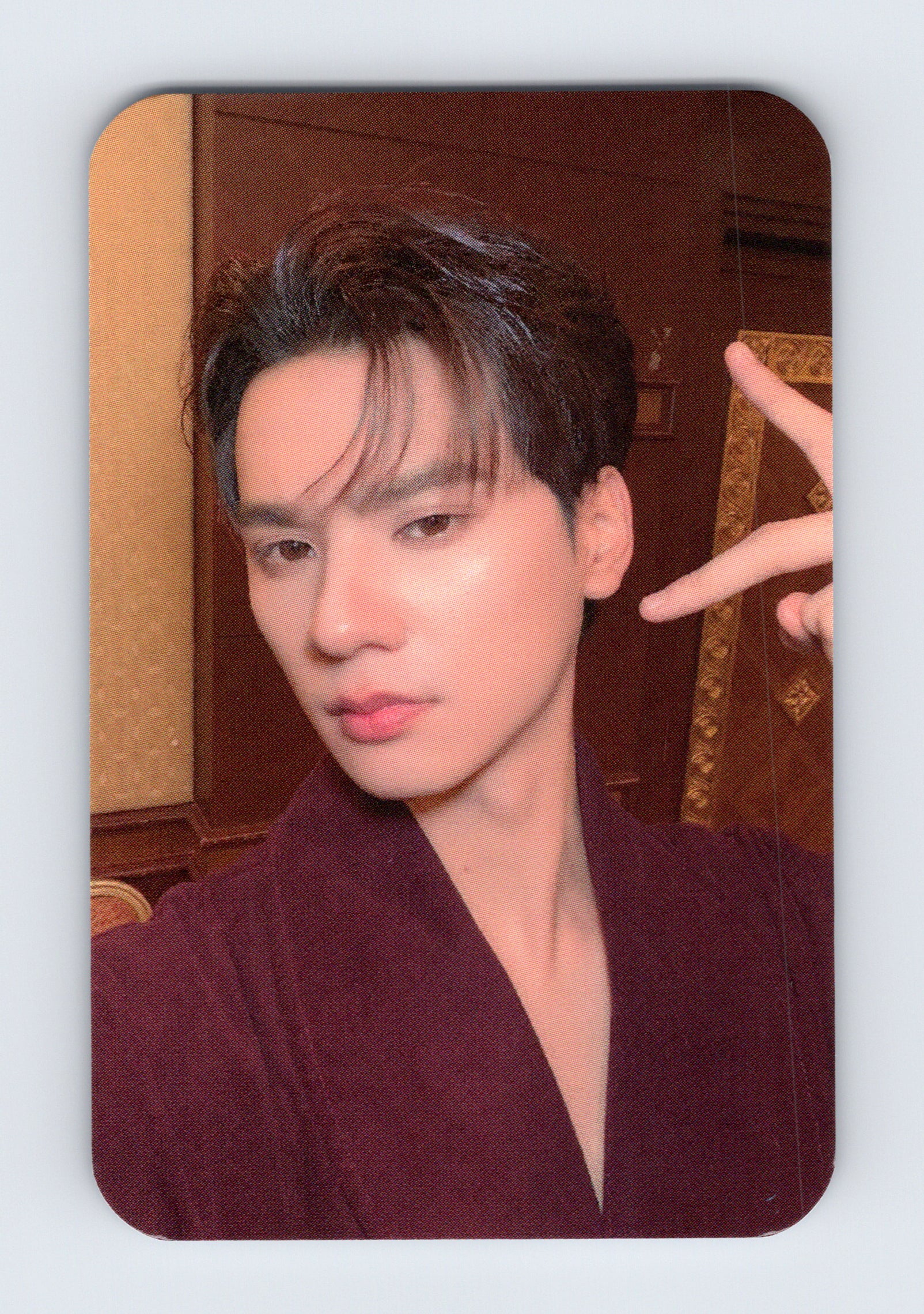 Keng Still Holding Up Like the Moon Selfie Photocard