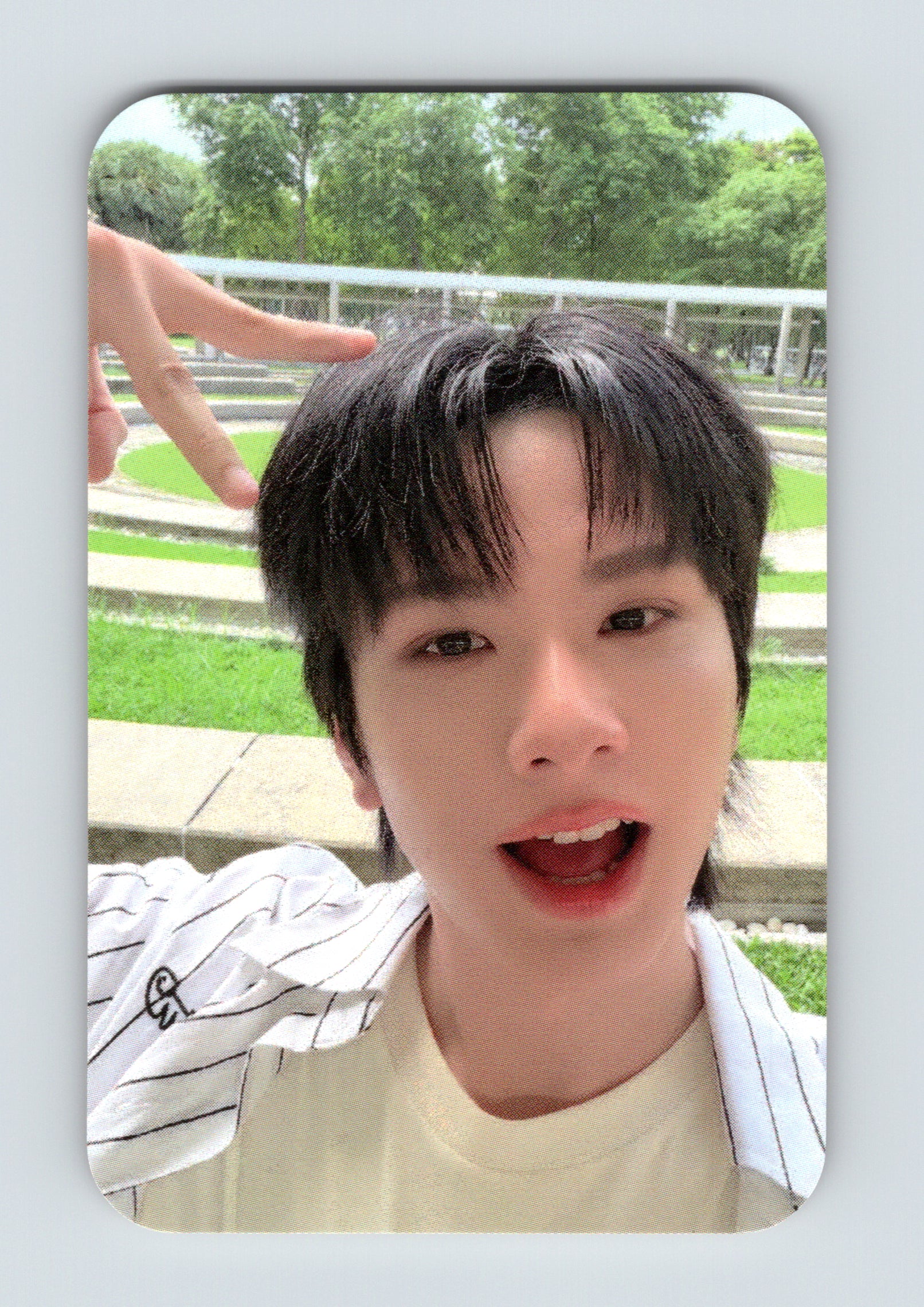 Save Friend Benefit Selfie Photocard