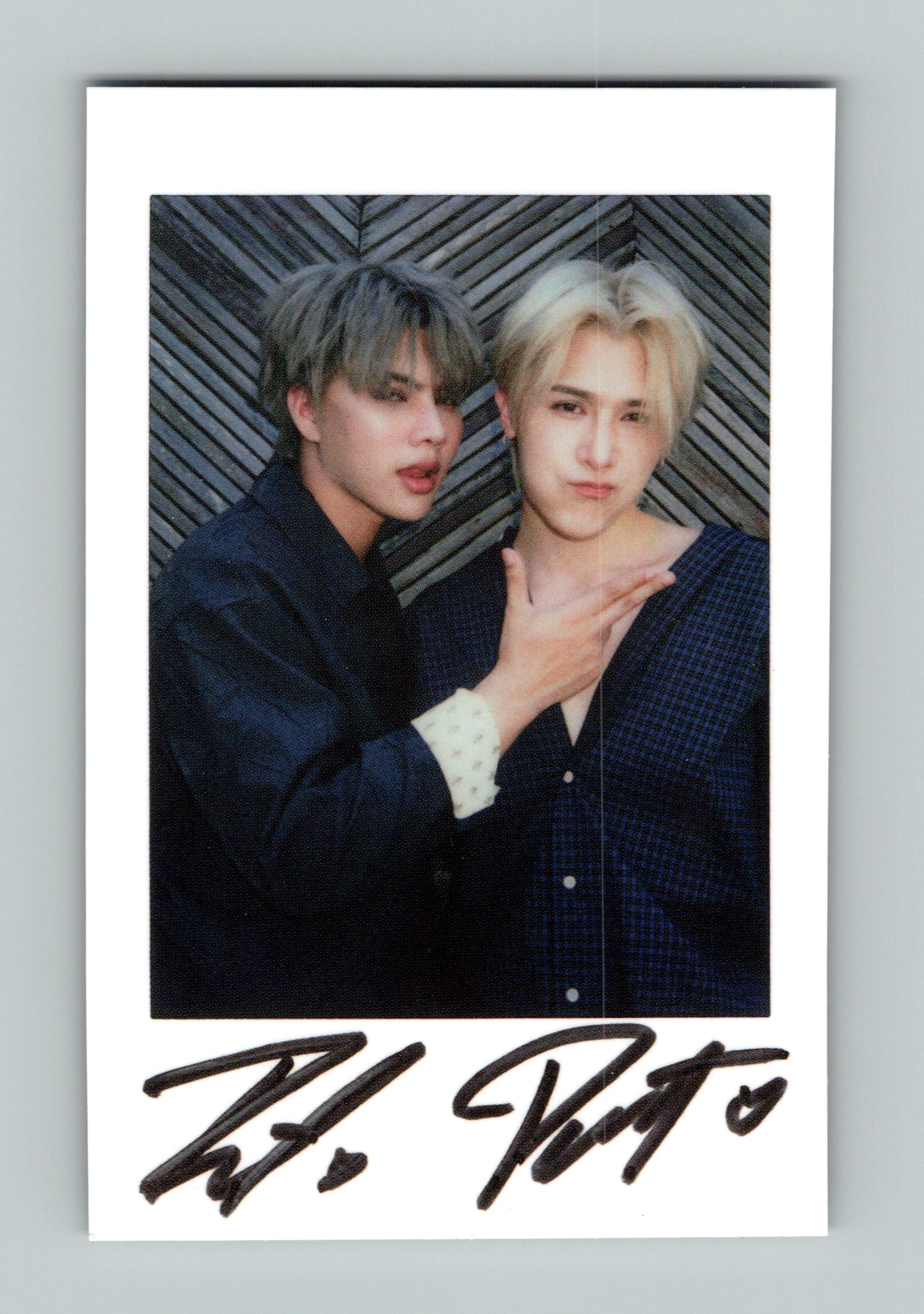 FortPeat Bella Magazine Polaroid Photocard
