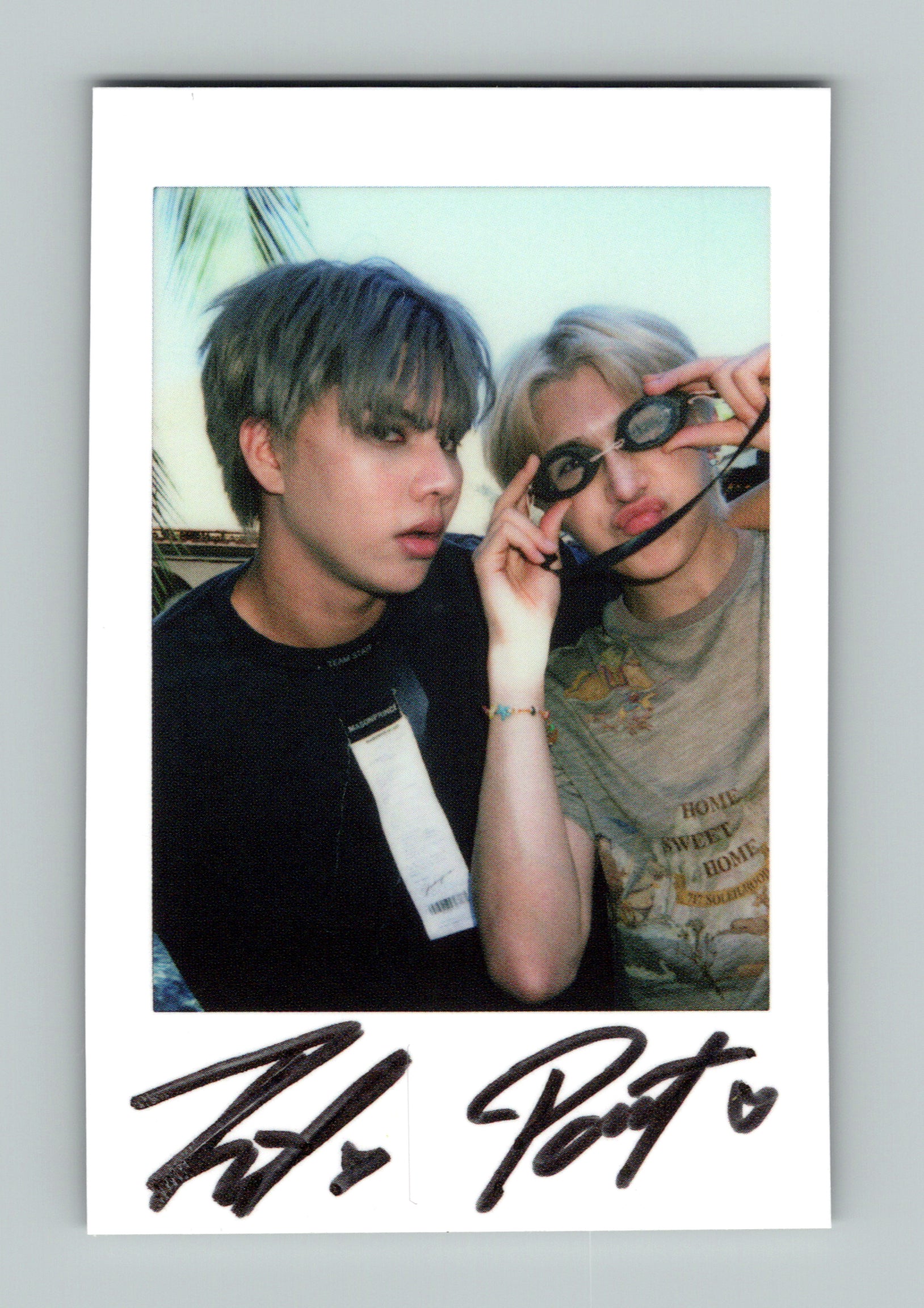 FortPeat Bella Magazine Polaroid Photocard