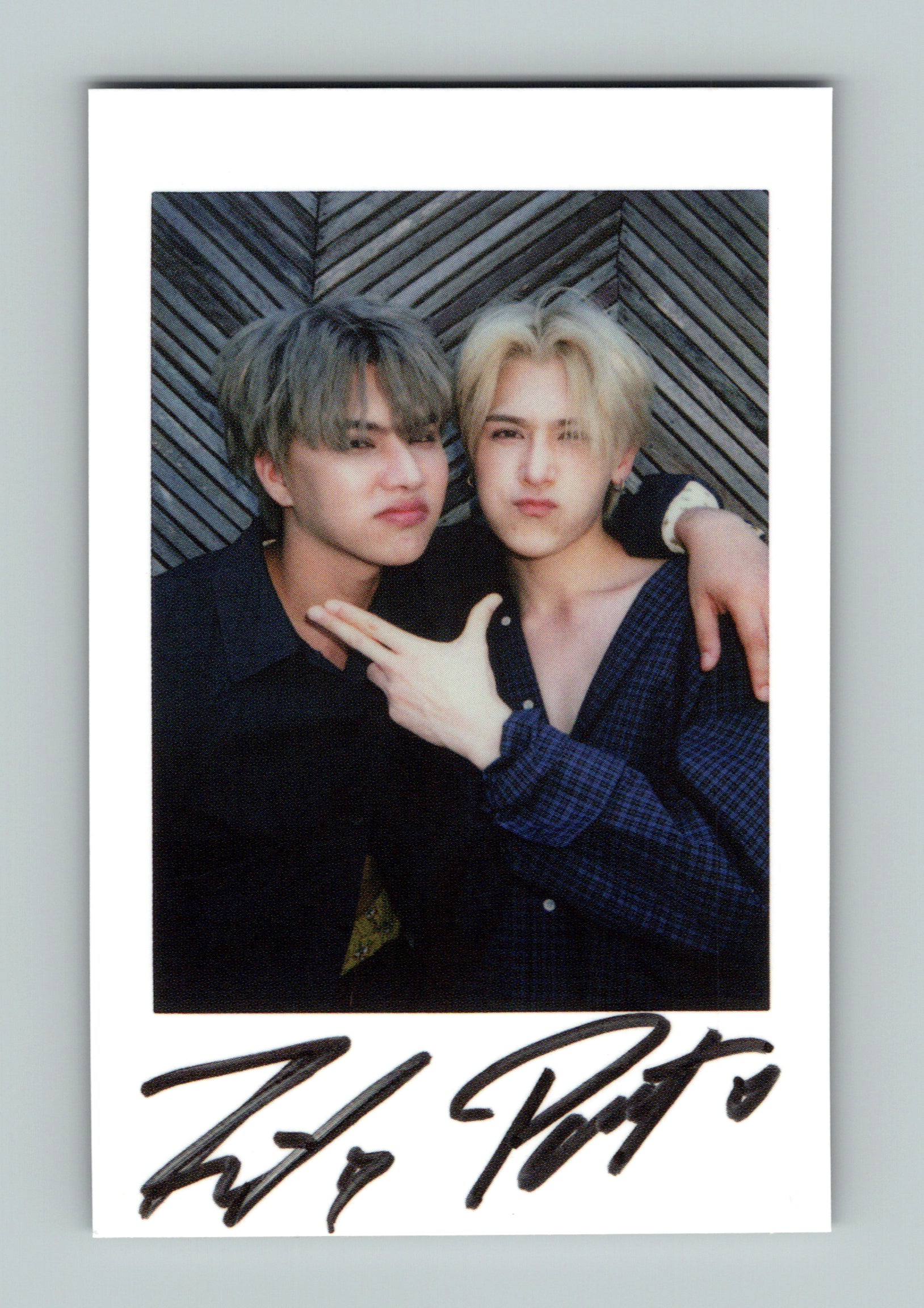 FortPeat Bella Magazine Polaroid Photocard