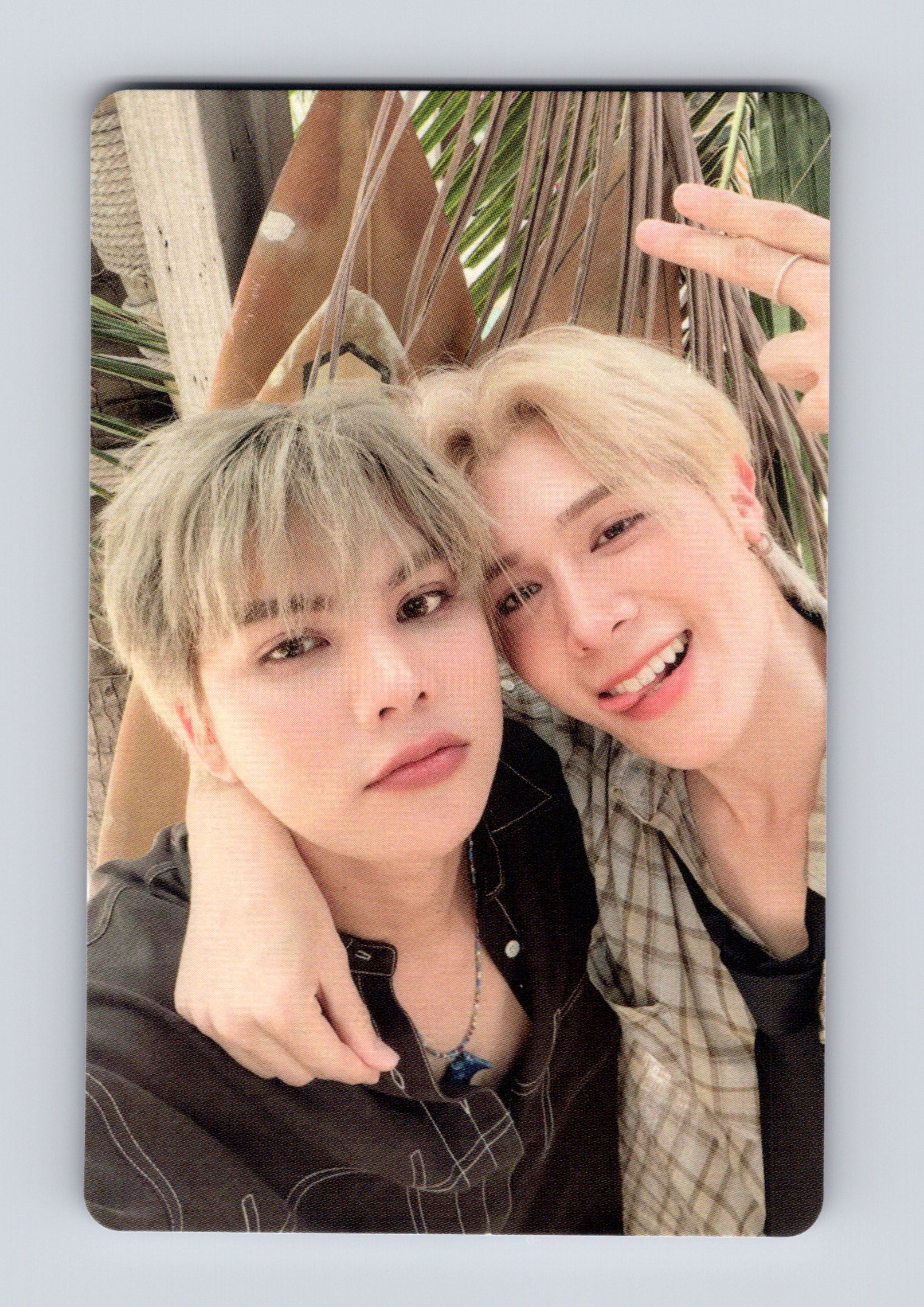 FortPeat Bella Magazine Photocard